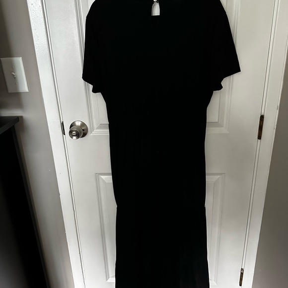 short sleeve maxi dress - Picture 2 of 3